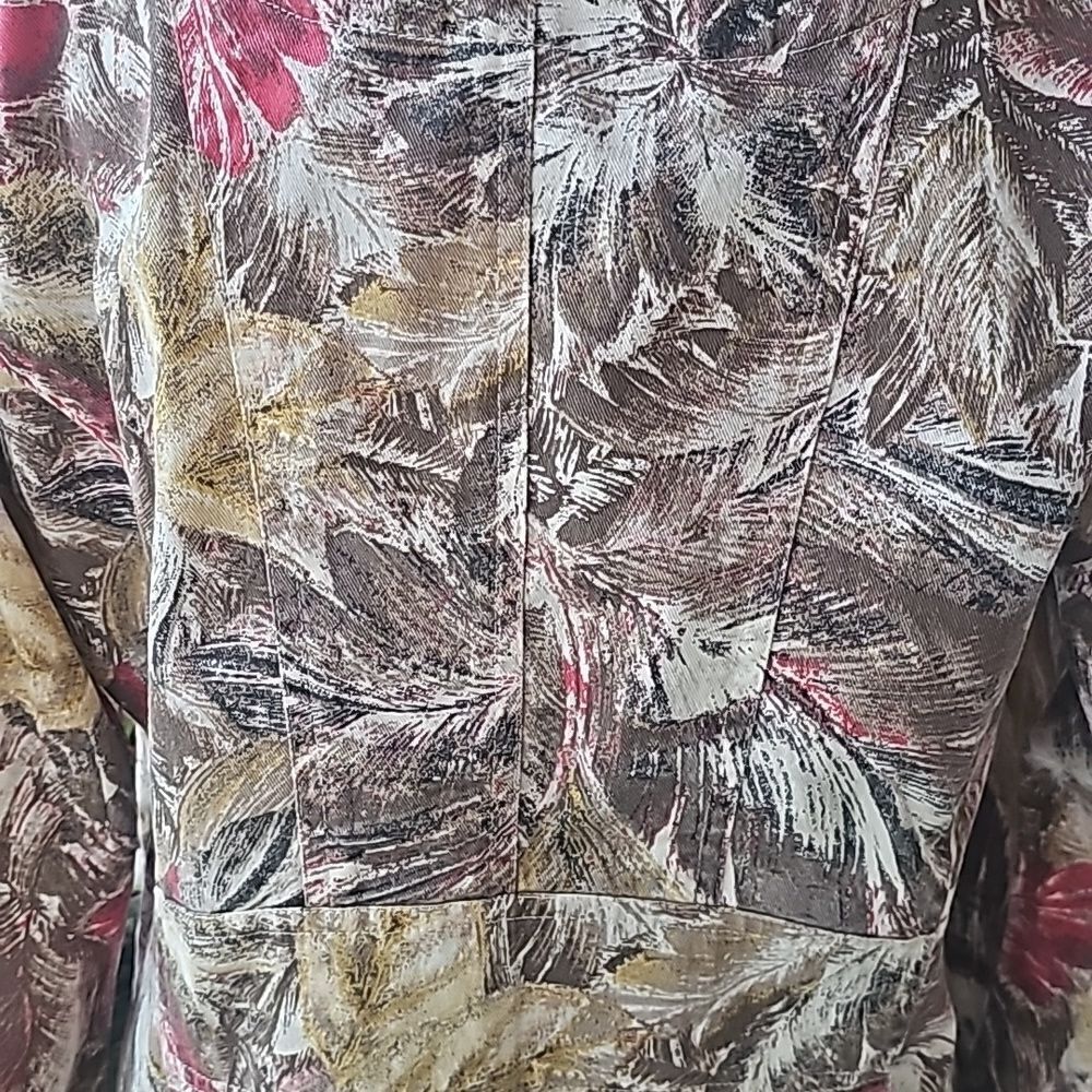 Chicos Lightweight Long-Sleeved Button Front Jack… - image 5